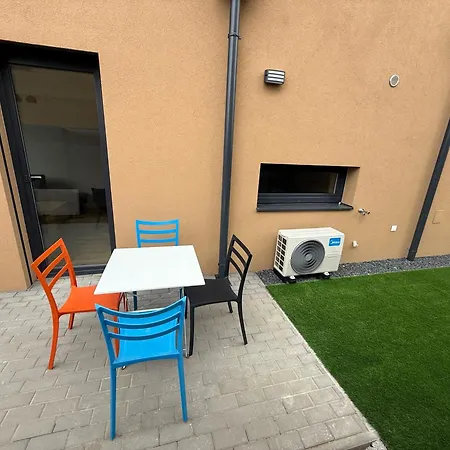 Apartment Moderny So Zahradou A Parkovanim Trenčín