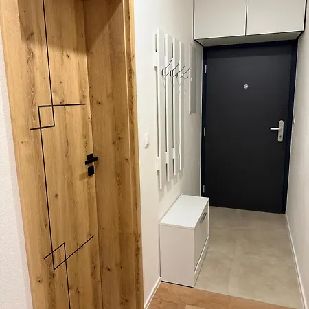Lägenhet Moderny So Zahradou A Parkovanim *